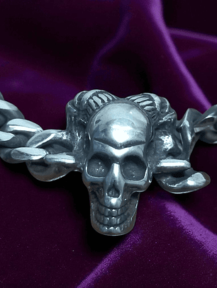 Pulsera de acero 18,5cm con deje de calavera extrema