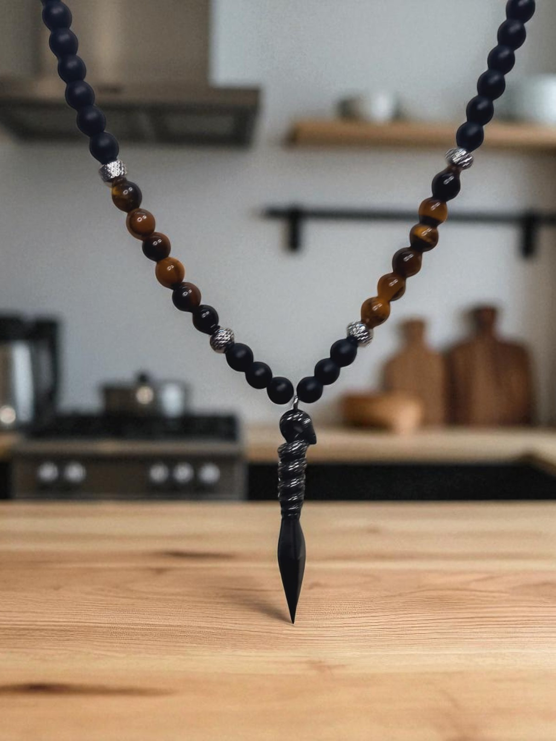 Collar con Colgante en acero diseño tribal 1