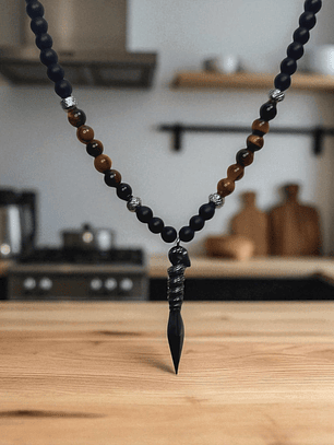 Collar con Colgante en acero diseño tribal