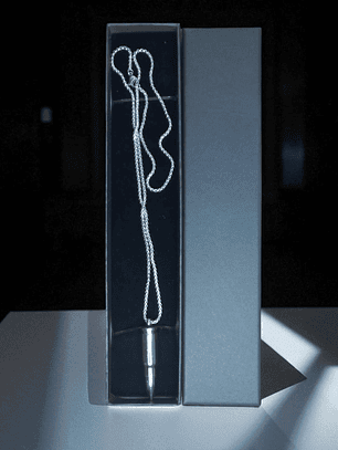 Collar con Colgante en acero diseño bala