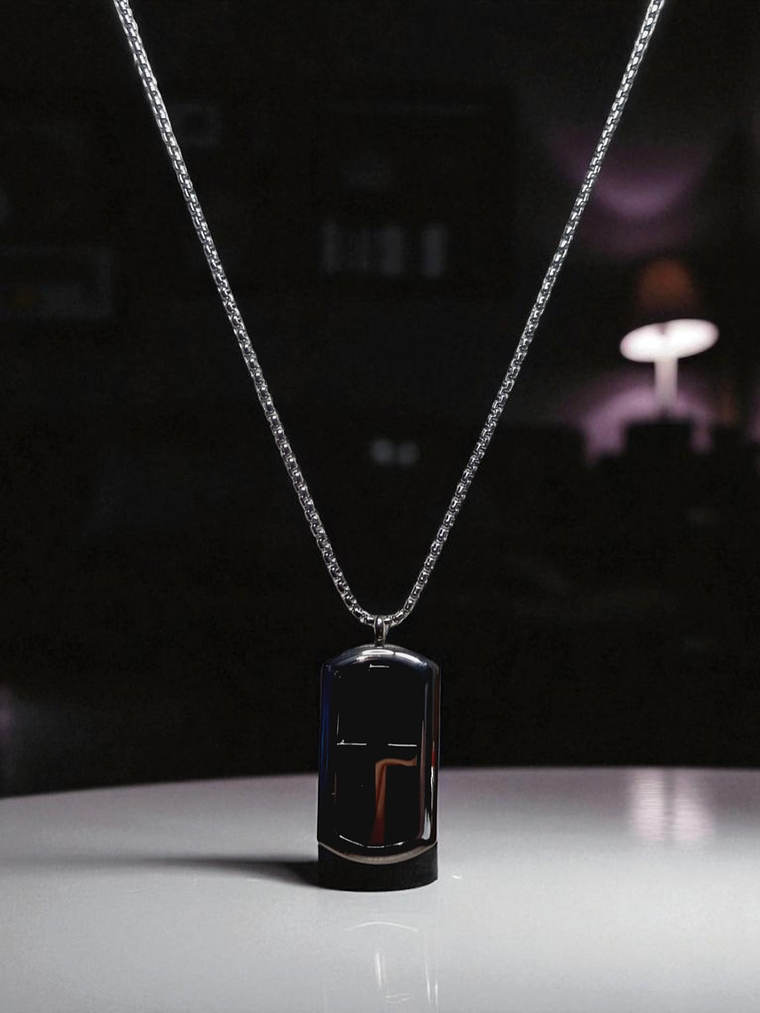 Collar con Colgante en acero diseño cruz enmarcada 3