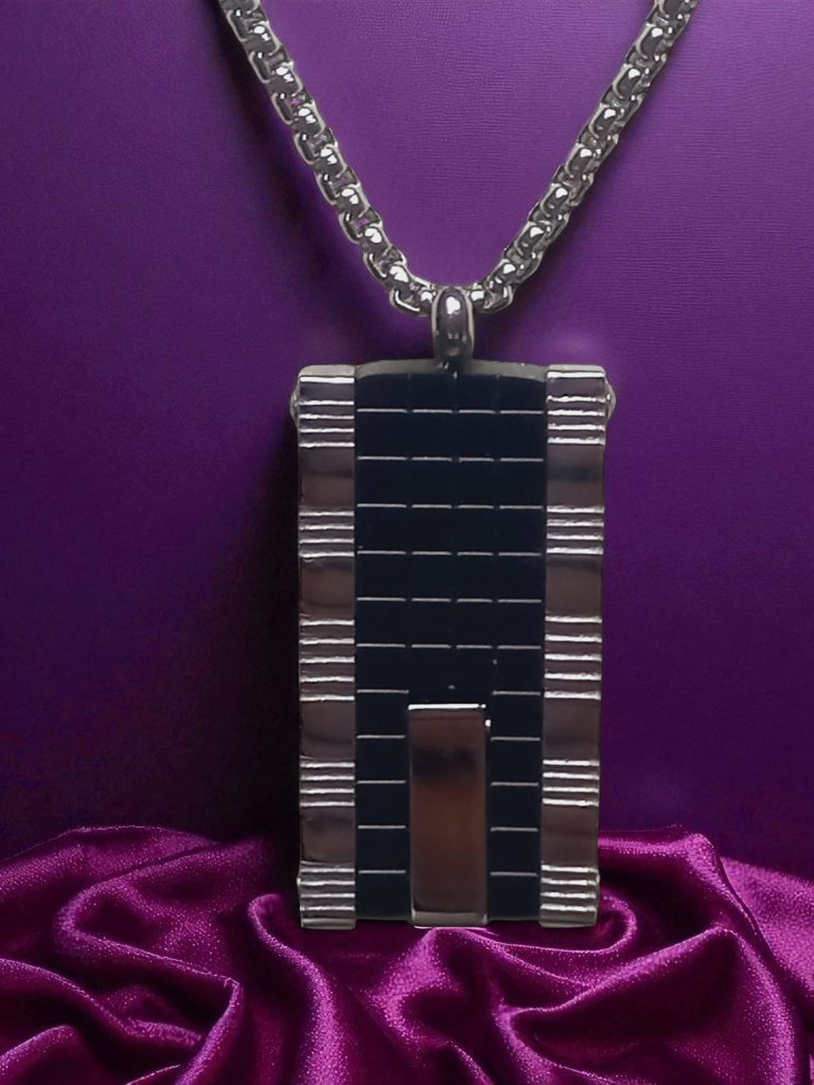 Collar con Colgante en acero diseño geométrico 2