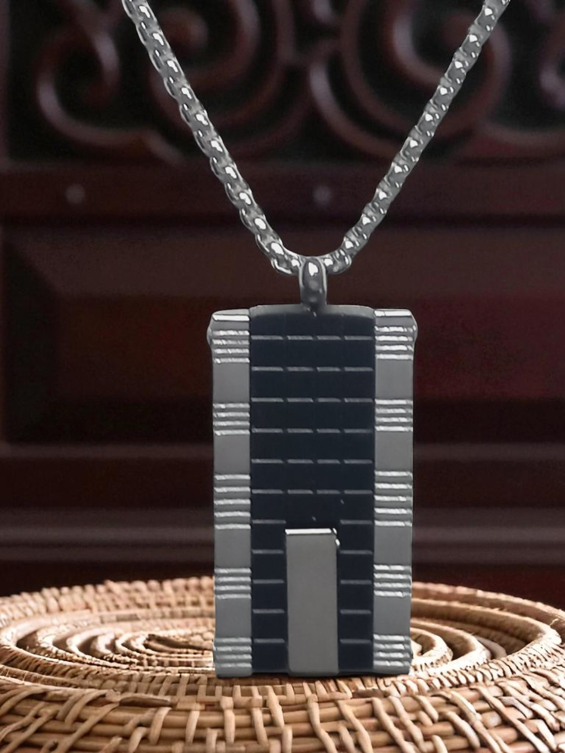 Collar con Colgante en acero diseño geométrico 1