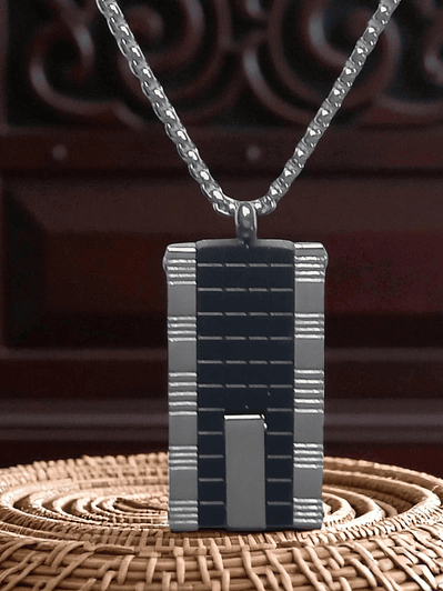 Collar con Colgante en acero diseño geométrico