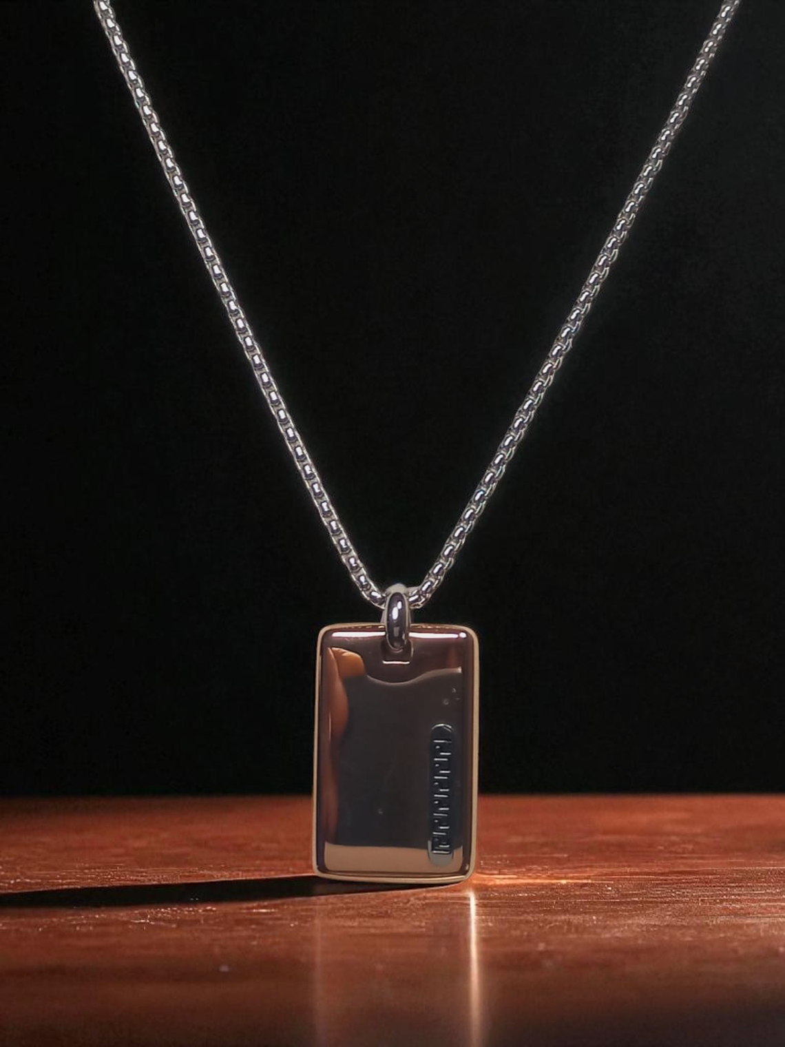 Collar con Colgante en acero diseño Dorado minimalista 3