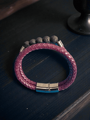 Pulsera de cuero con piedra volcánica y cierre magnético