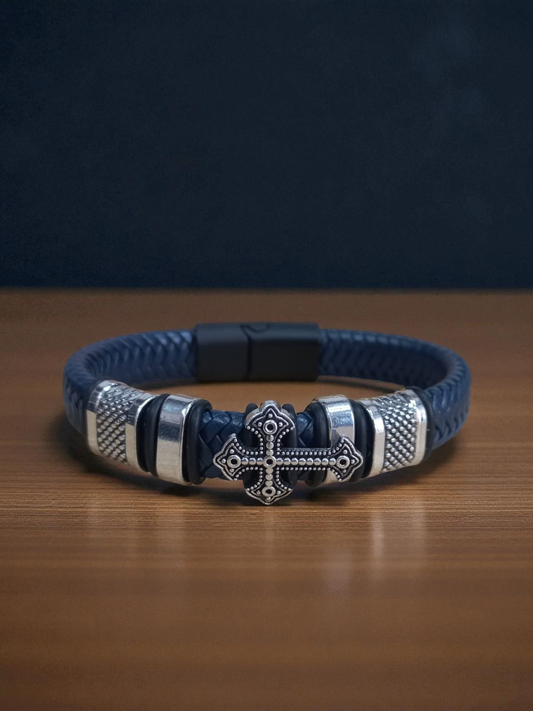 Pulsera de cuero Dark Blue con cruz en acero y cierre magnético 1