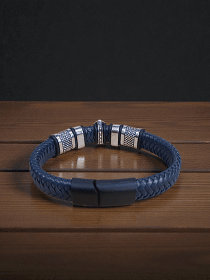 Pulsera de cuero Dark Blue con cruz en acero y cierre magnético