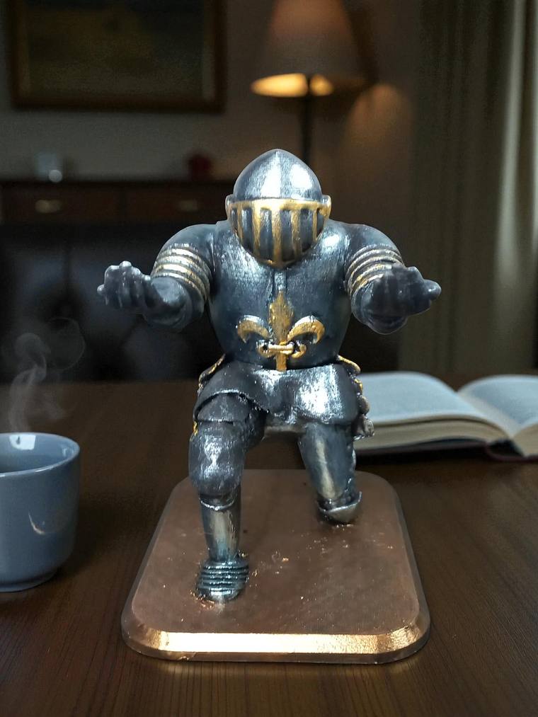 Portalápiz caballero flor de lis 13cm 1