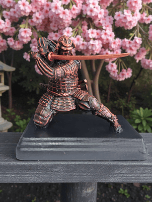 Samurái Arrodillado color cobre 17.5cm