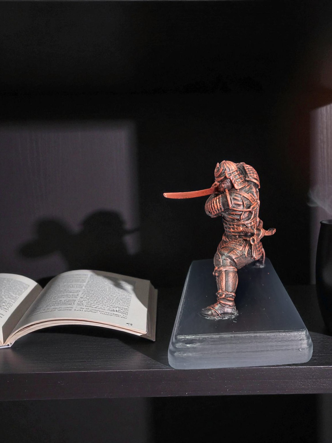 Samurái Arrodillado color cobre 12cm 3