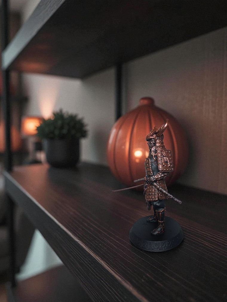 Figura Samurái color cobre 16.5 cm 4
