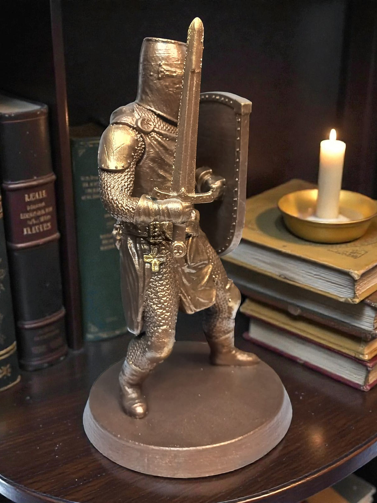 Figura Caballero Cruzado UC color Bronce 16.5cm 4