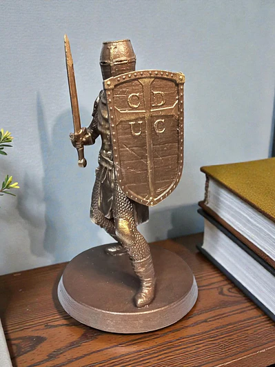 Figura Caballero Cruzado UC color Bronce 16.5cm