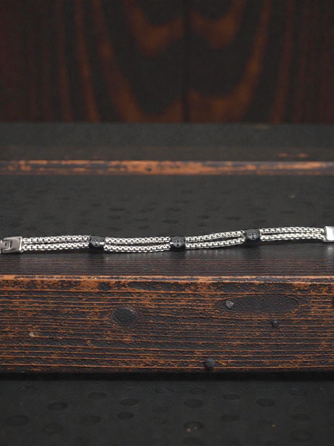 Pulsera de acero con detalles color negro 21cm 2