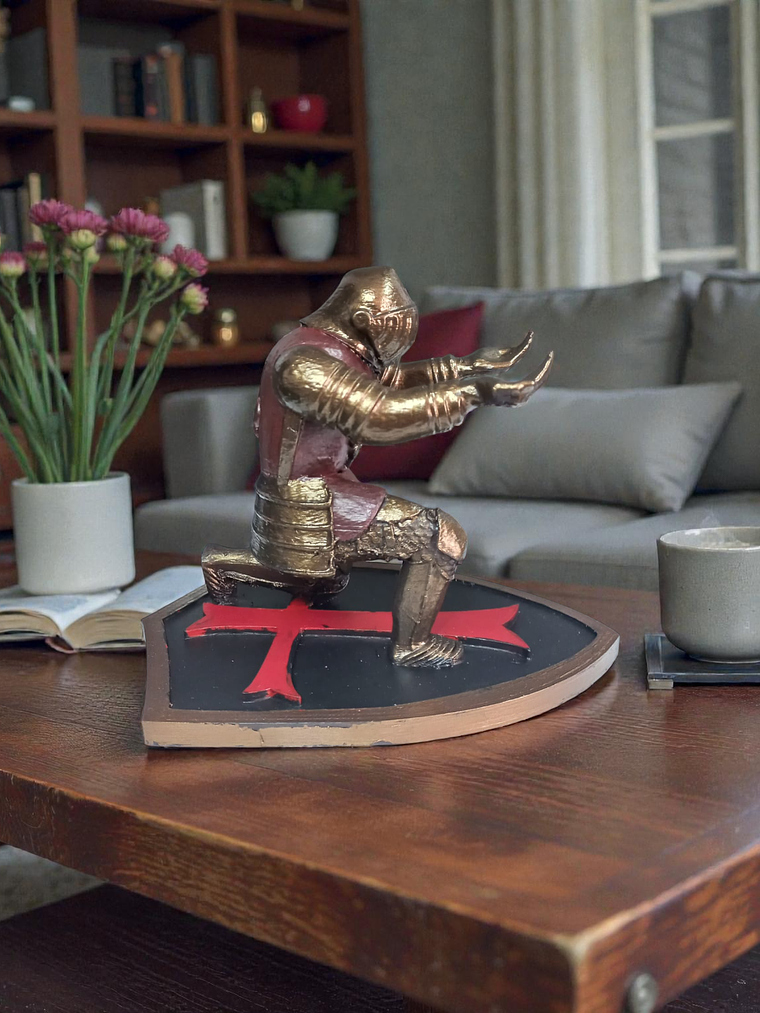 Porta Lápiz Caballero flor de lis base cruz templaria 13cm 6