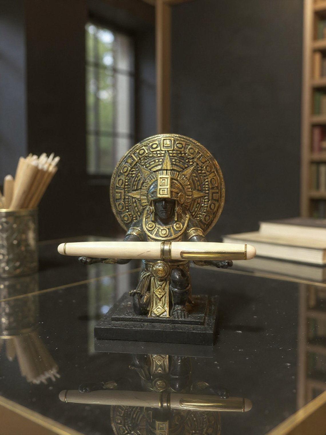 Portalápiz Guerrero en Calendario Azteca (o Piedra del Sol) 16cm 2