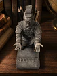 Portalápiz Guerrero de Terracota 13 cm – Guardián en Piedra Antigua - Miniatura 3