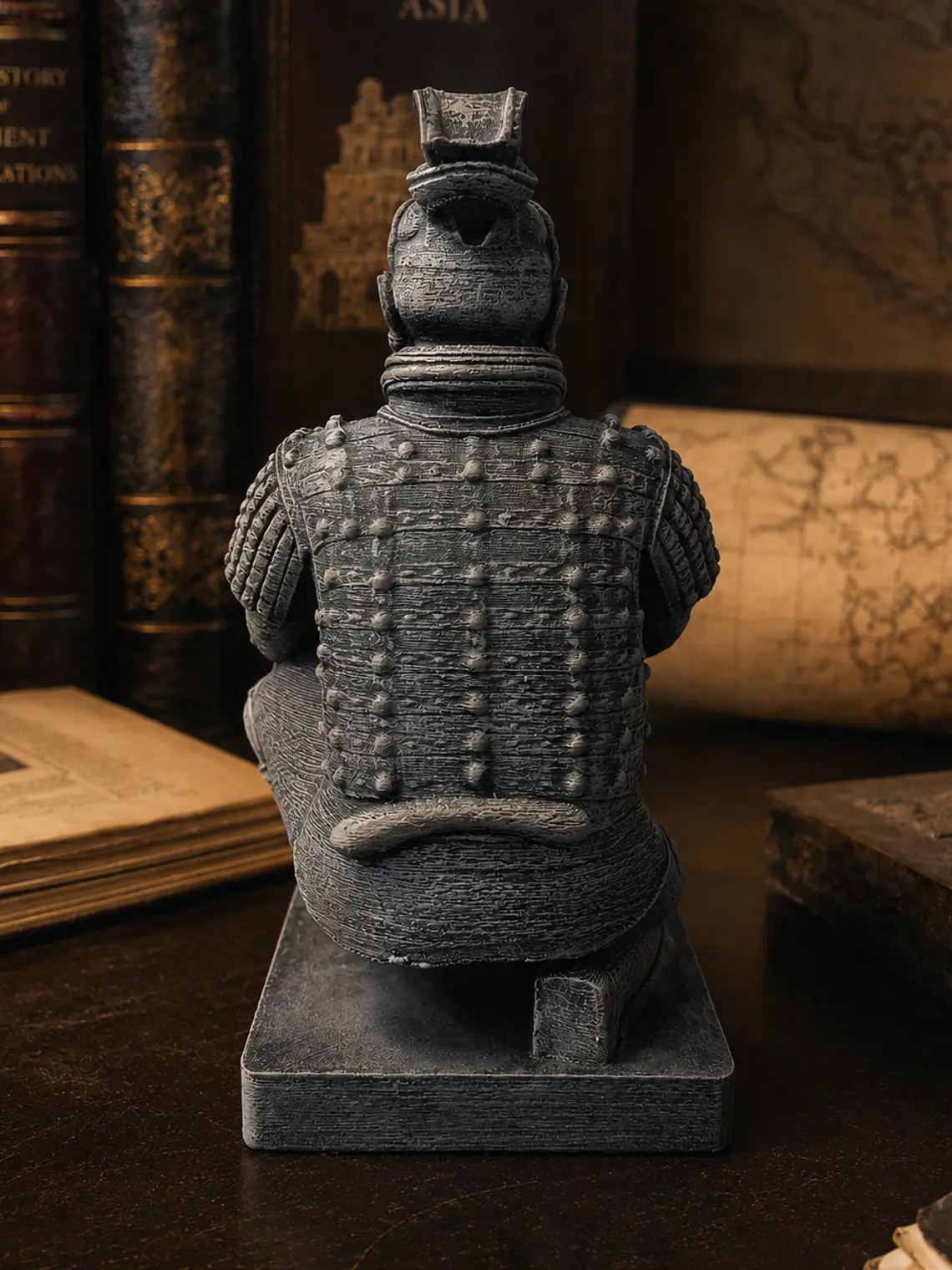 Portalápiz Guerrero de Terracota 13 cm – Guardián en Piedra Antigua 6