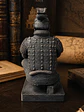 Portalápiz Guerrero de Terracota 13 cm – Guardián en Piedra Antigua - Miniatura 6