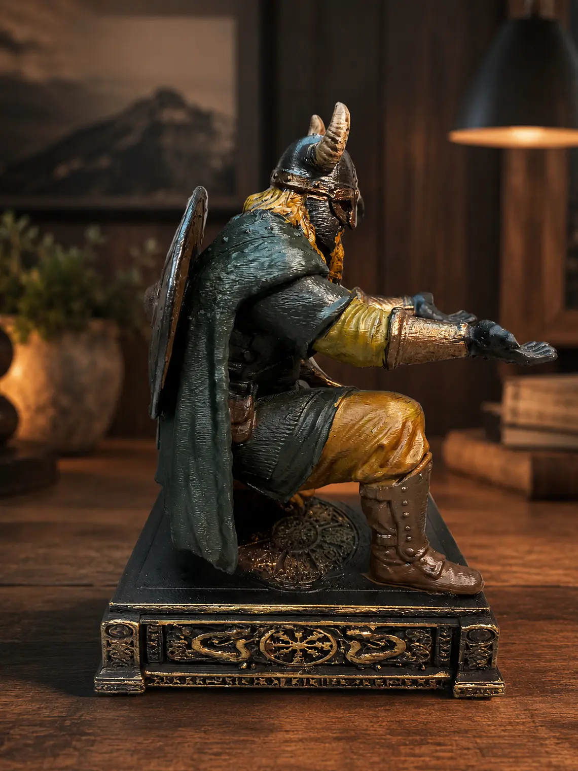 Portalápiz Vikingo Arrodillado 15,5 cm – Acabado en Policromía 4