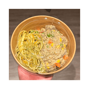 Pasta Tricolor con Carne y verduras a la crema