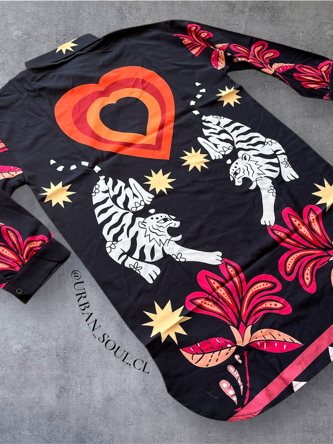 Blusa negra tigres  2