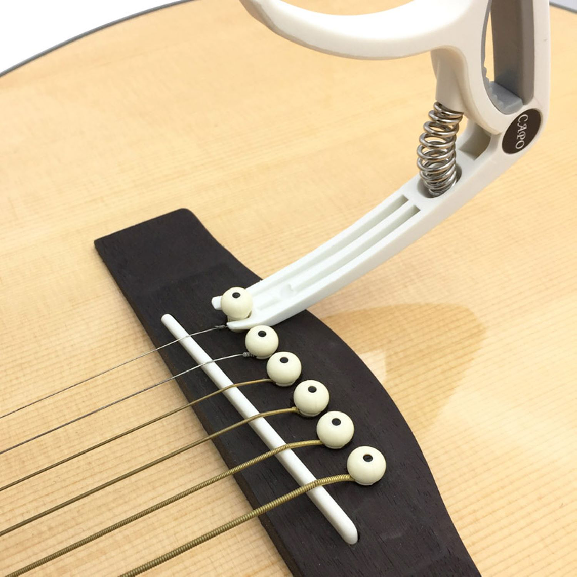 Capo Guitarra Acustica Clasica Plastico Resorte Blanco 2