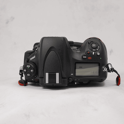 Nikon D800 + Grip MB-D12 - Usado 4