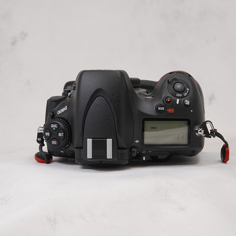 Nikon D800 + Grip MB-D12 - Usado 4