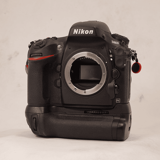 Nikon D800 + Grip MB-D12 - Usado 5