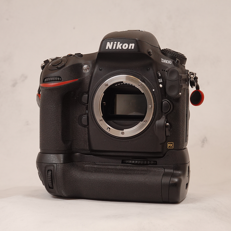 Nikon D800 + Grip MB-D12 - Usado 5