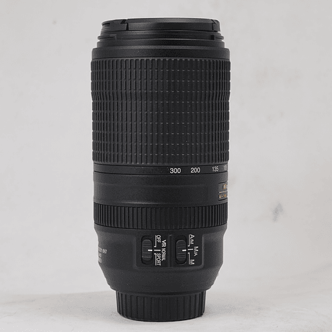 Lente Nikon AF-P NIKKOR 70-300mm f/4.5-5.6E ED VR - Usado 