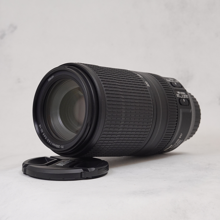 Lente Nikon AF-P NIKKOR 70-300mm f/4.5-5.6E ED VR - Usado  4