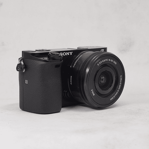 Sony a6000 + lente kit 16-50mm (usado)