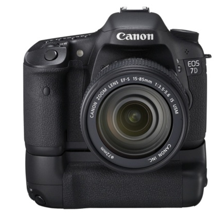 Canon EOS 7D DSLR + Lente 17-40mm f4 L  + Grip -  Usado 1