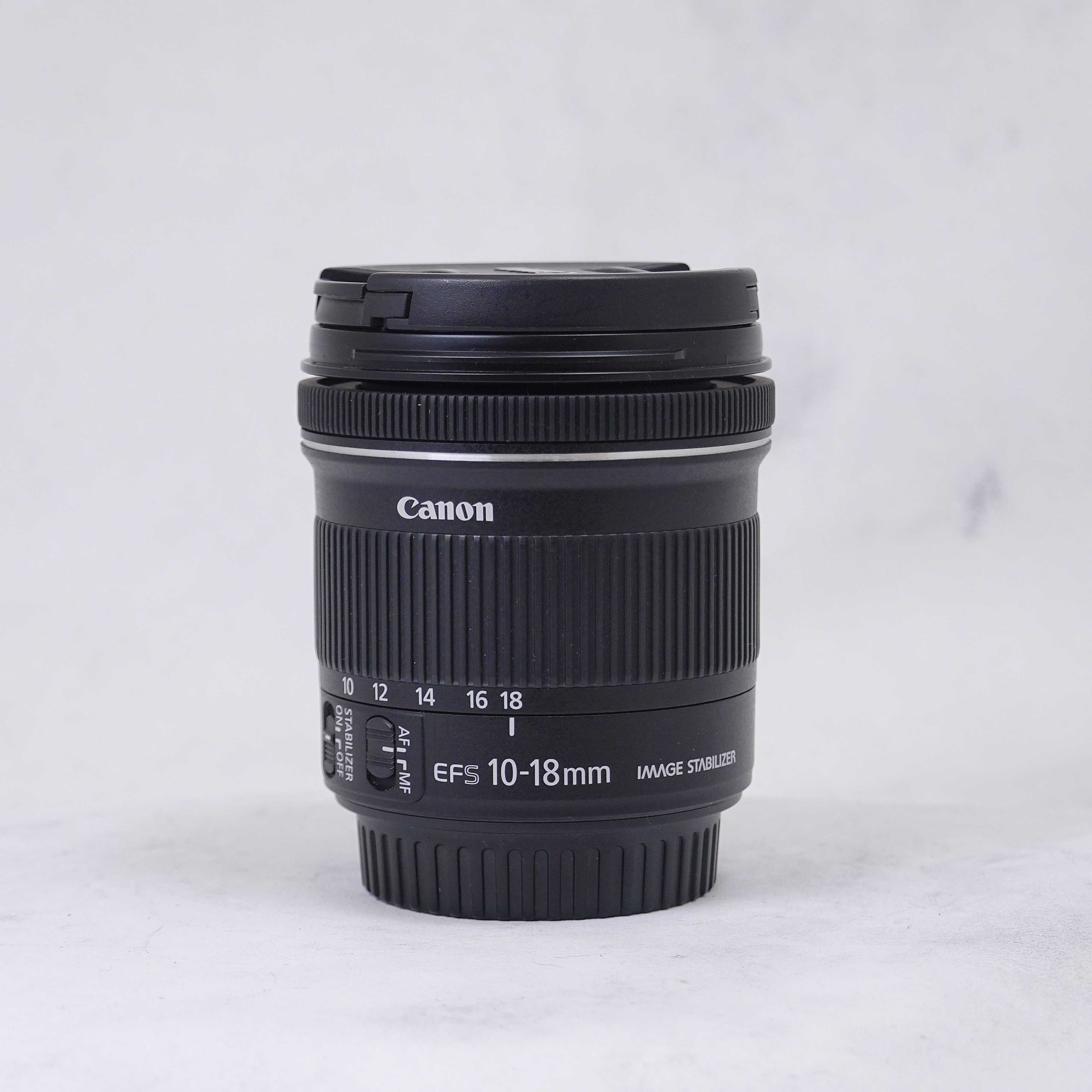 Lente Canon EF-S 10-18mm f/4.5-5.6 IS STM - Usado 