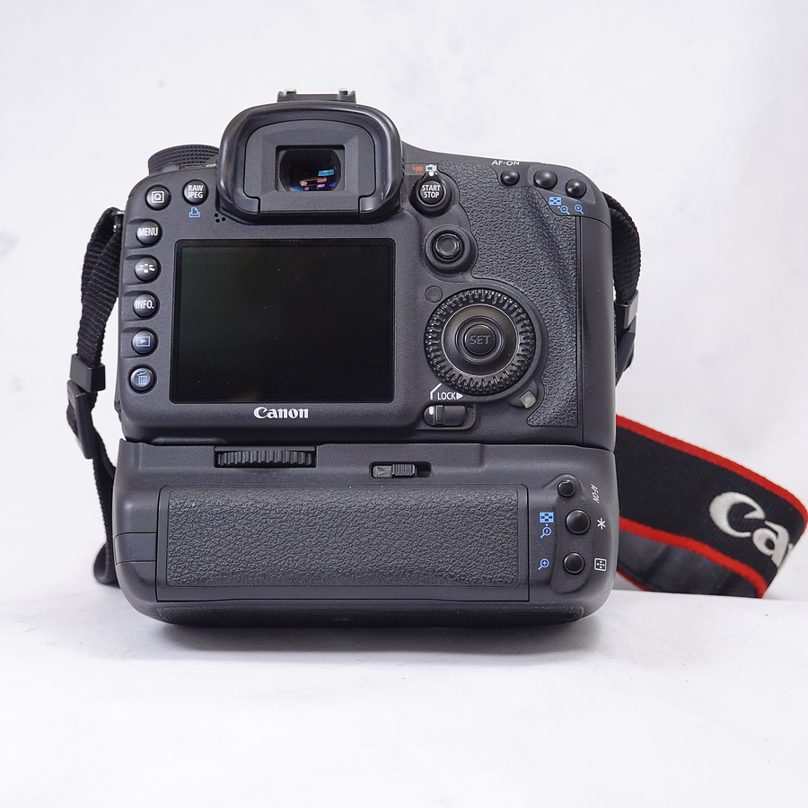 Canon EOS 7D DSLR + Lente 17-40mm f4 L  + Grip -  Usado