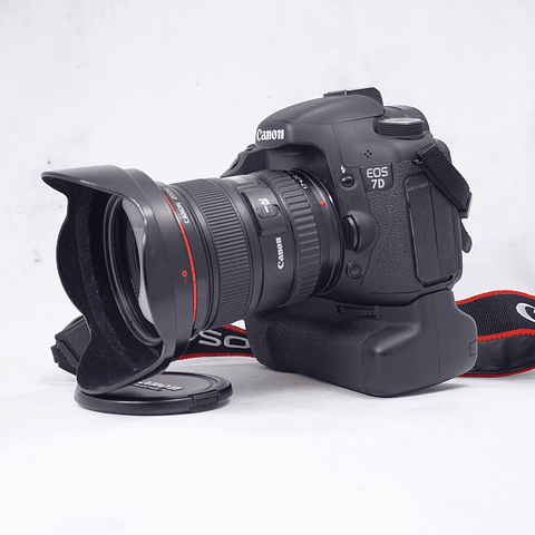 trapo Serafín Suplemento Canon EOS 7D DSLR + Lente 17-40mm f4 L + Grip - Usado