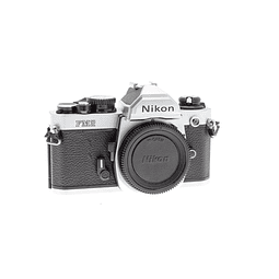 Cámara Nikon FM2 con 28mm F2.8 - Usada