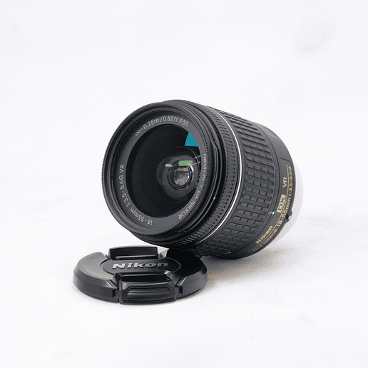 NIKON D5600 + Lente 18-55mm 3.5-5.6 G - Usado 4