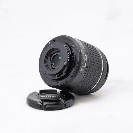 NIKON D5600 + Lente 18-55mm 3.5-5.6 G - Usado 5