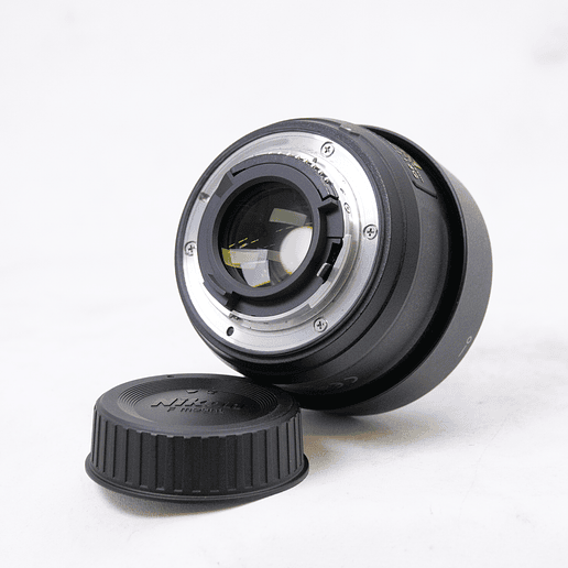 Nikon AF-S DX NIKKOR 35mm f/1.8G - Usado 4