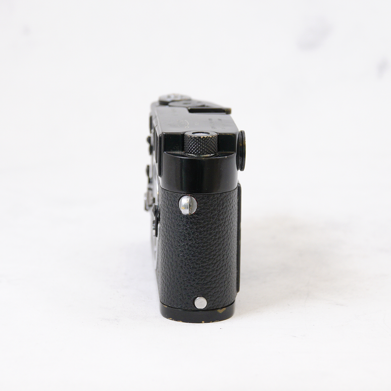 Leica M3 (Body Black) + Estuche Leitz - Usado 7