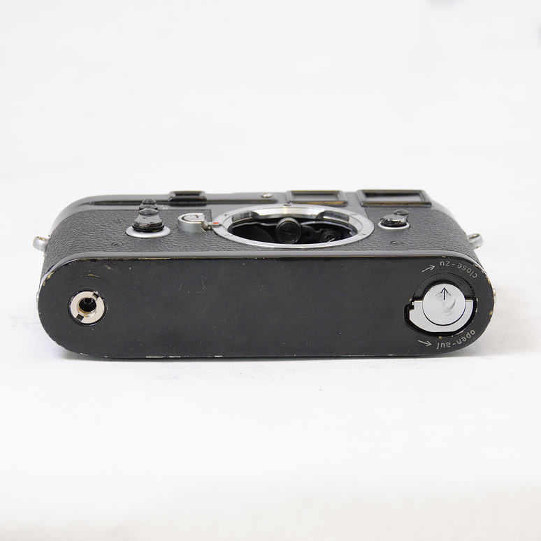 Leica M3 (Body Black) + Estuche Leitz - Usado 9