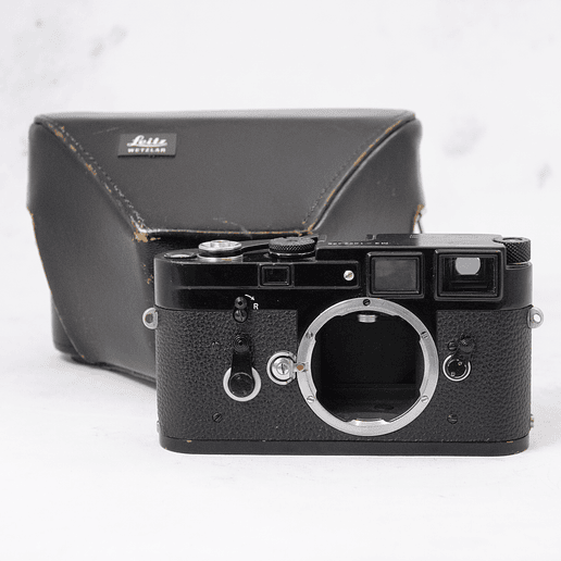 Leica M3 (Body Black) + Estuche Leitz - Usado 13