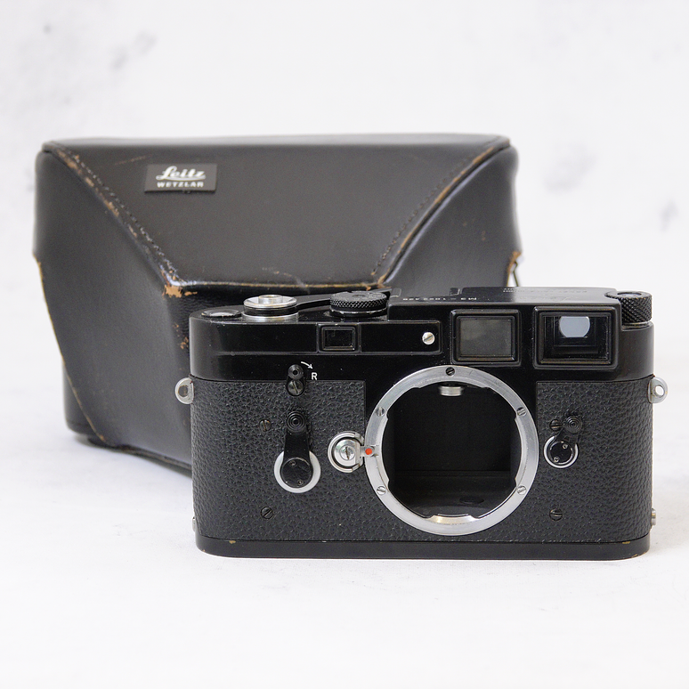 Leica M3 (Body Black) + Estuche Leitz - Usado 13
