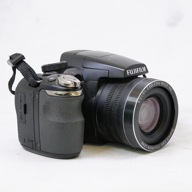 Fujifilm Finepix S4200  Usado 3