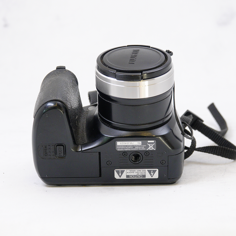 Fujifilm FinePix S5700  Usado 6