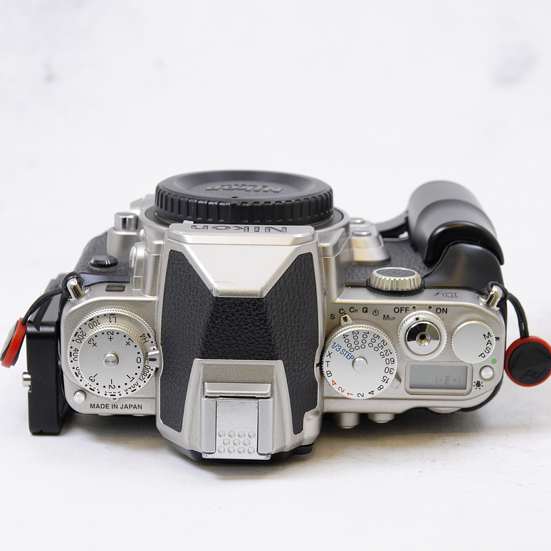 Nikon Df DSLR con empuñadura L plata (Body, Silver) - Usado 10